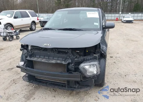 2020 Kia Soul Lx z USA, uszkodzony, nr VIN KNDJ23AU2L7727539